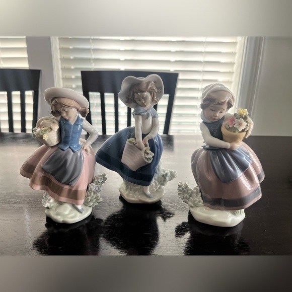 Lladro made in Spain porcelain figurines lot of 3 new girls with flowers - Picture 1 of 14